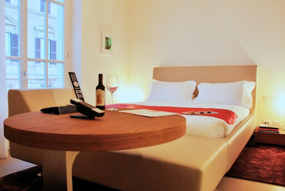Palazzo Montemartini Rome, A Radisson Collection Hotel Екстериор снимка A typical studio apartment