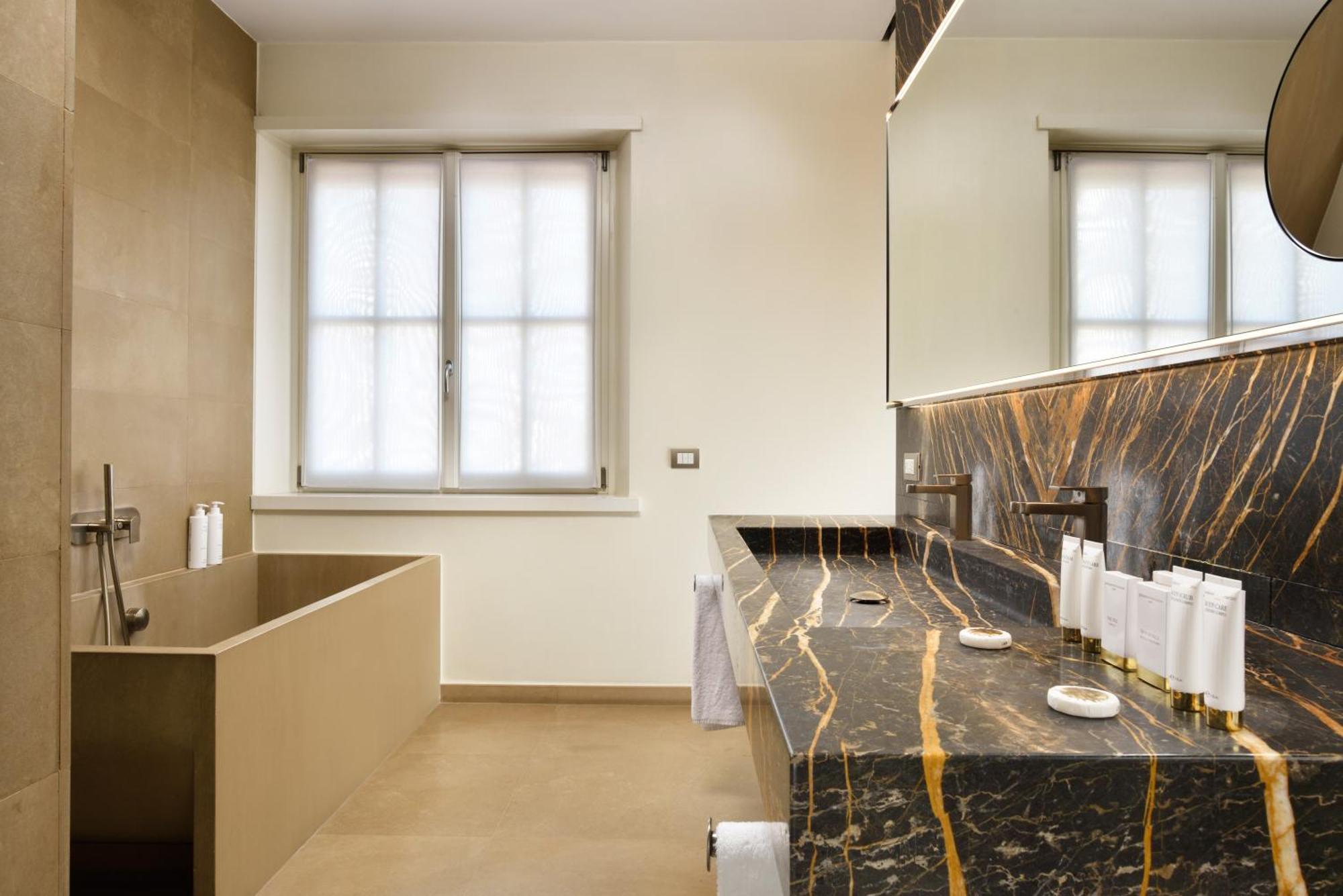 Palazzo Montemartini Rome, A Radisson Collection Hotel Екстериор снимка Bathroom