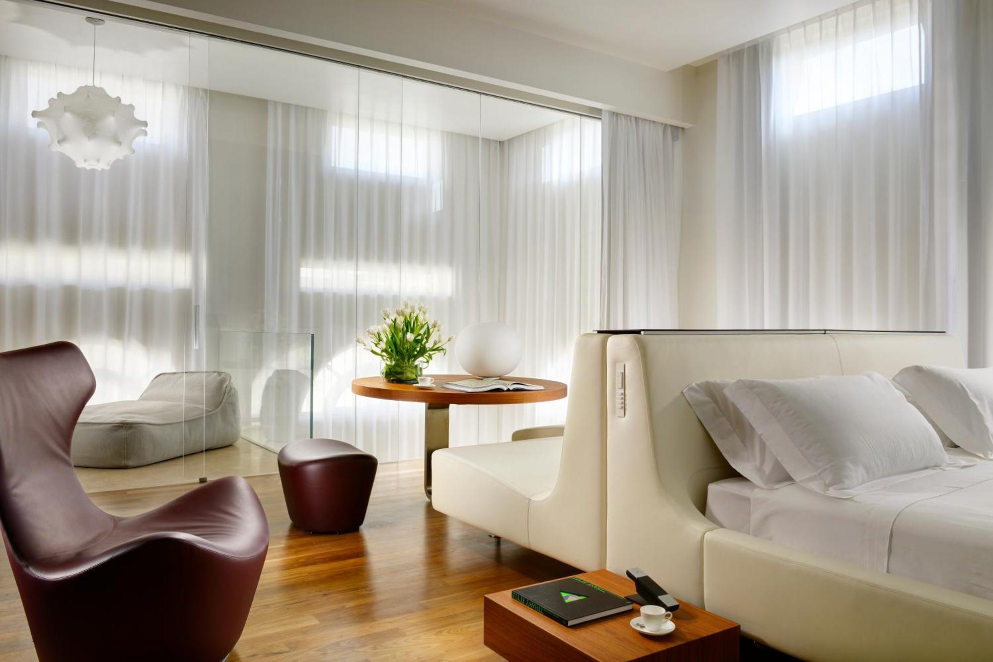 Palazzo Montemartini Rome, A Radisson Collection Hotel Екстериор снимка A room at the Mandarin Oriental, Munich