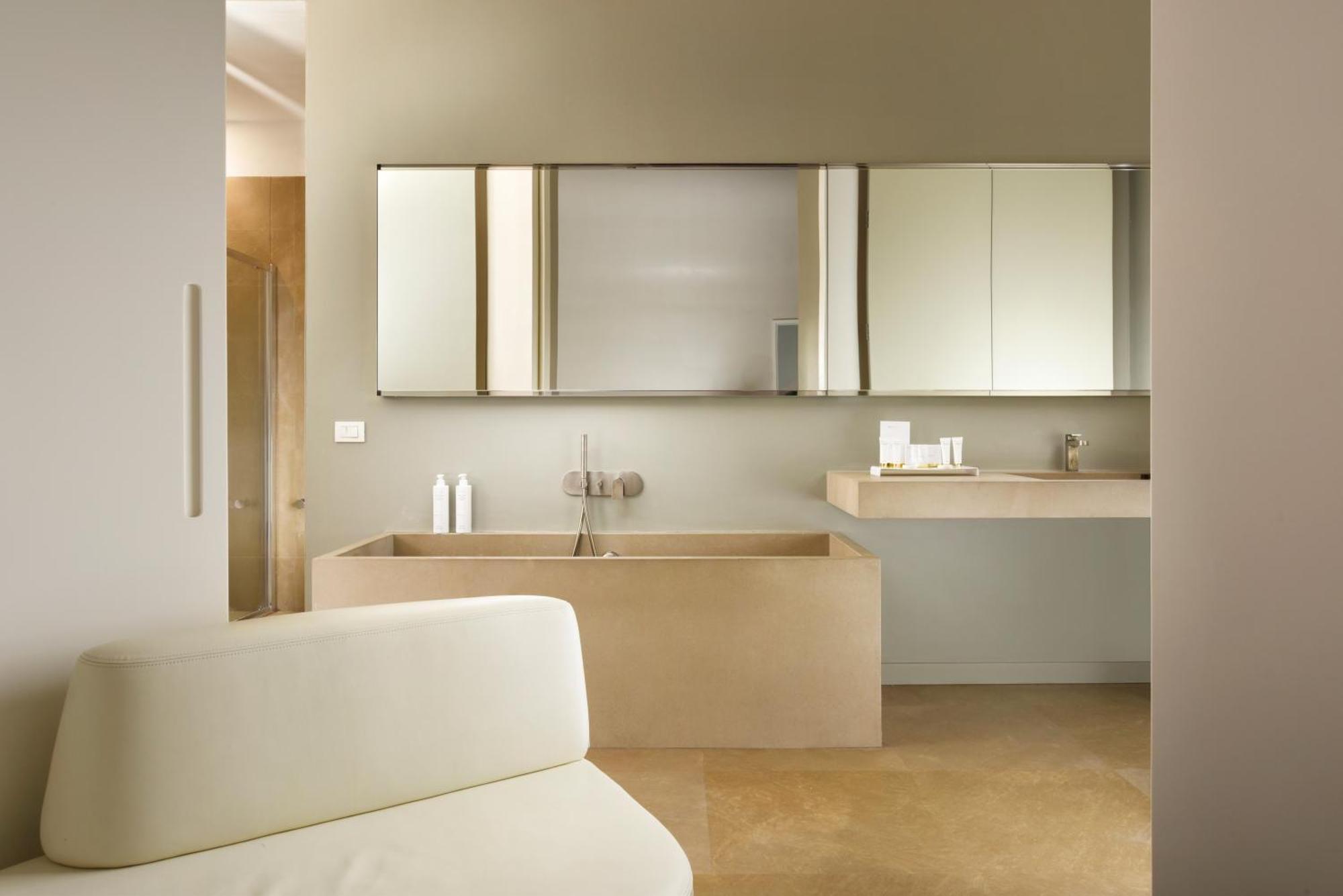 Palazzo Montemartini Rome, A Radisson Collection Hotel Стая снимка Bathroom