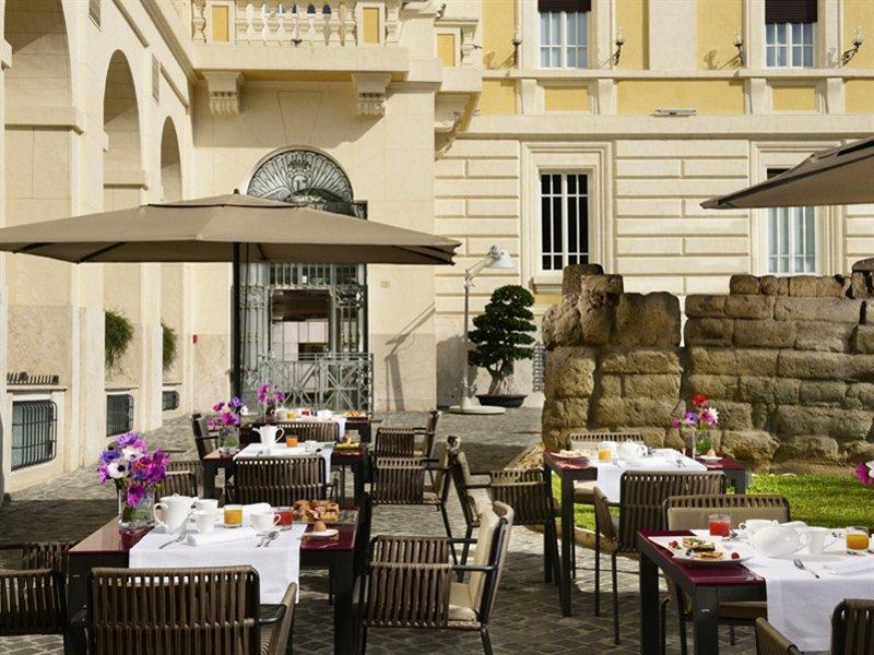 Palazzo Montemartini Rome, A Radisson Collection Hotel Екстериор снимка The hotel's garden