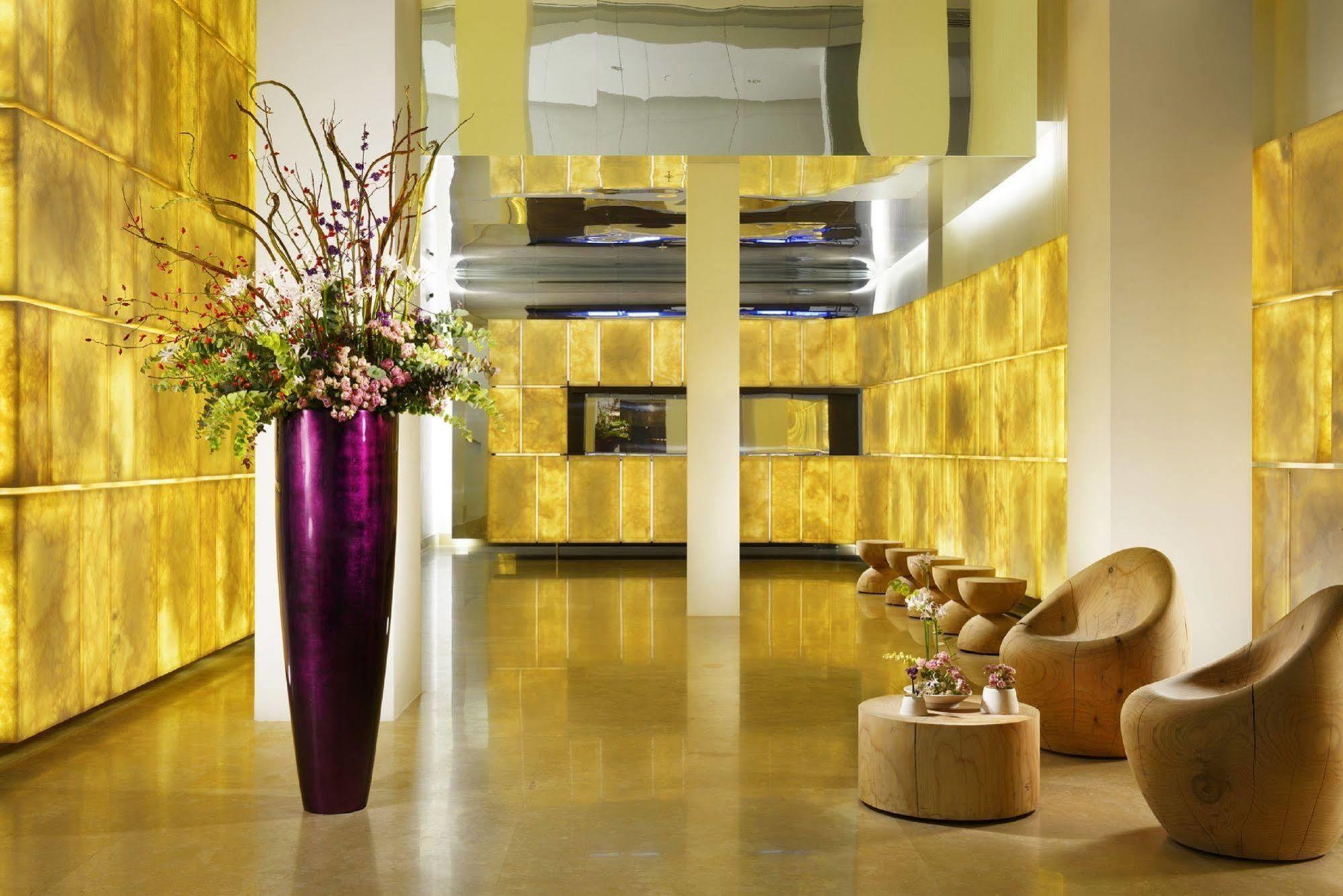 Palazzo Montemartini Rome, A Radisson Collection Hotel Екстериор снимка Interior of the hotel